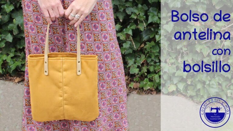 Detalles clave en bolsos de antelina